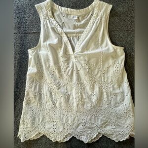 GAP Cotton White Eyelet Sleeveless Blouse Scalloped Detailed Hem Size XS